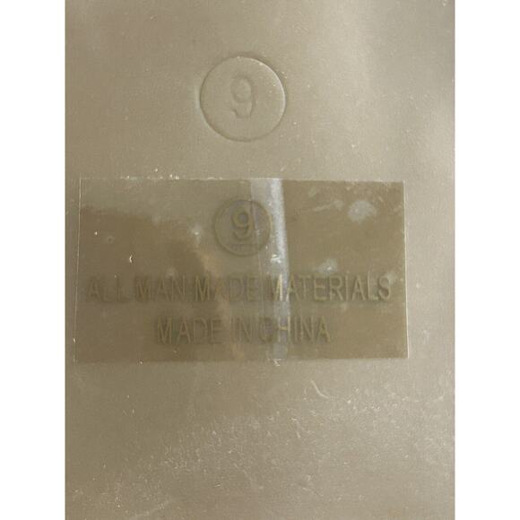 Olivia Ferguson Women's Beige Woven‎ Flat Sandal New Size 9 Vegan Leather Classy - Picture 9 of 9